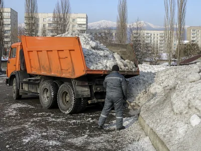 Вывоз снега камазом зимой