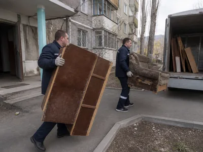 Вывоз старой мебели с грузчиками