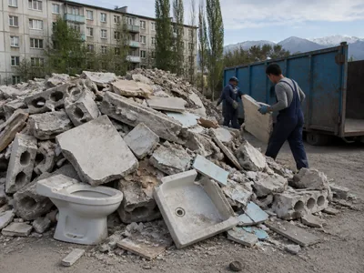 Демонтажный мусор после сноса перегородок